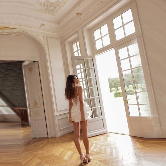 Princess Grace Mini - Picture 2 of 6